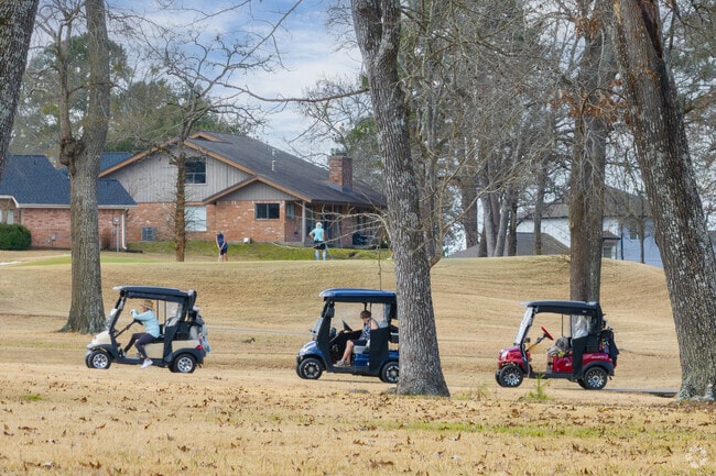Residents of Huntsville can grab a quick round of eighteen at the Elkins Lake Golf Course.
