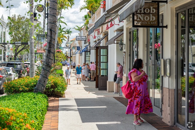 Port Royal residents will find shops and boutiques along 5th Avenue South.