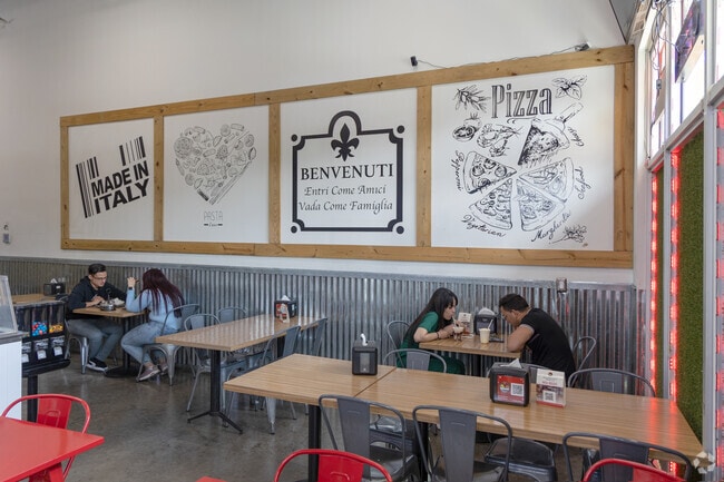 Miami Pizza is a great spot for authentic pizza in Hialeah Gardens.