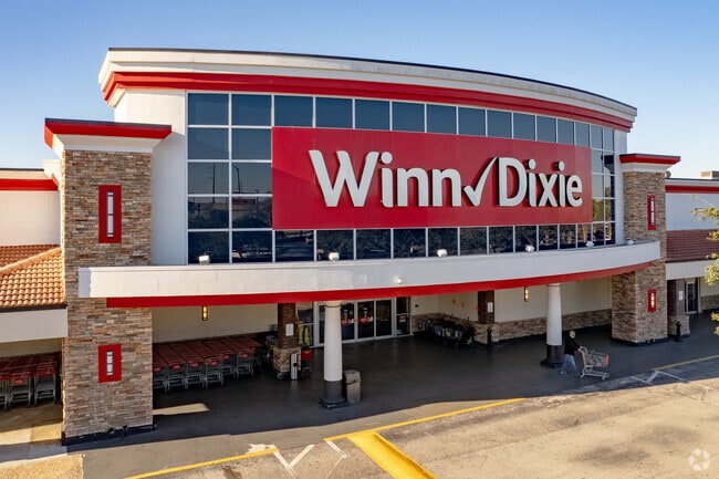 Residents of Flamingo Groves, FL can use the nearby Winn Dixie for all of their shopping needs.