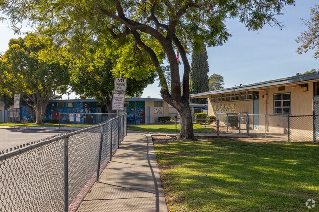 Handy Elementary School has awesome teachers and staff.