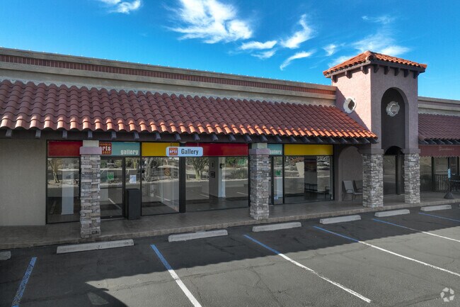 There are many art galleries located at the Carefree town center.