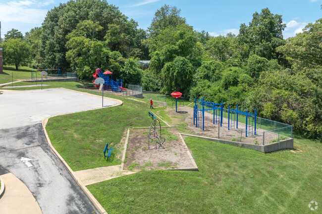 Henry Elementary has a playground and basketball courts.