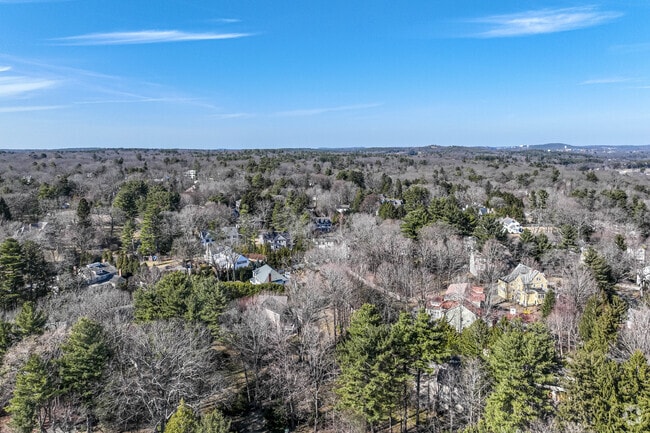 Homes in Wellesley Farms often are much more separated than other homes in other towns.
