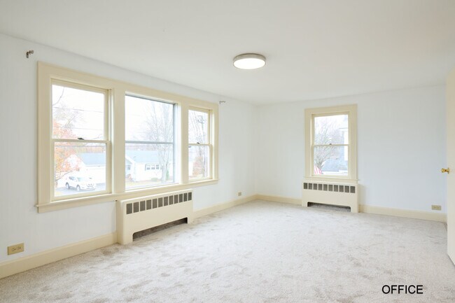710 Coolidge Ave unit 2, Manchester, NH 03102 - photo 6