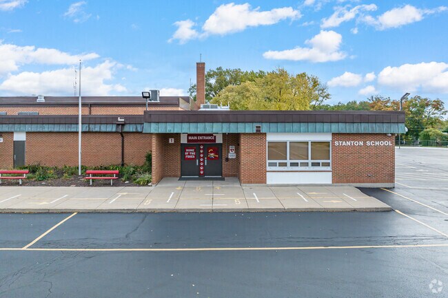 Stanton Middle School enrolls grades 5 through 8 in Fox Lake.