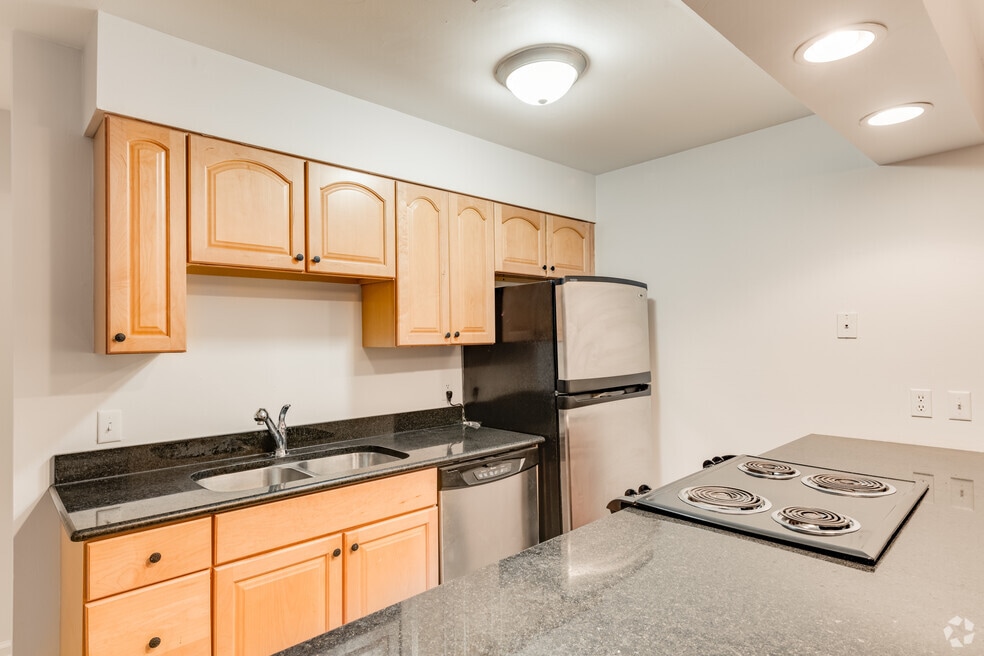 Kendall Off Main, Kalamazoo, MI 49006 - photo 1