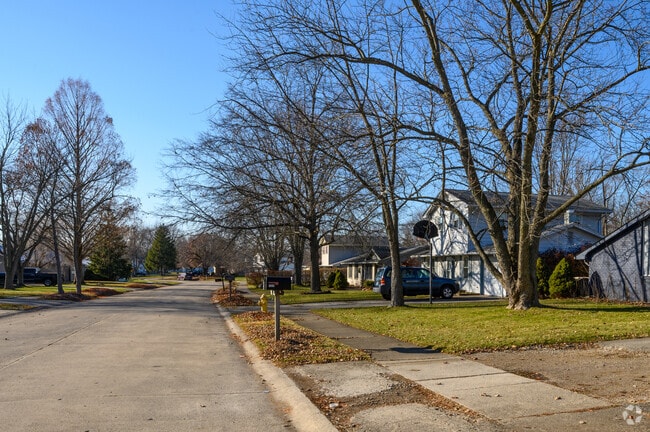 Split-level homes and ranches are typlical building styles in Imperial Gardens.