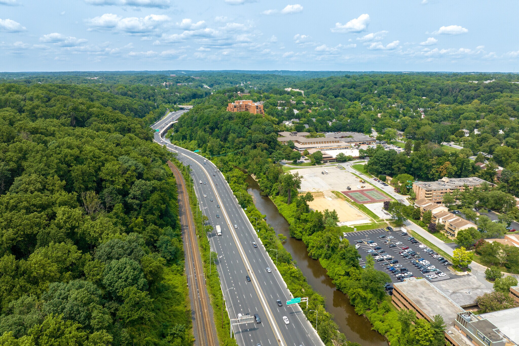 Roland Park's proximity to I-83 make commuting easy.