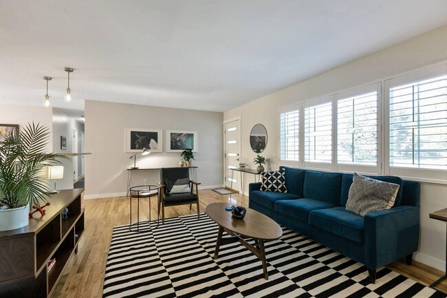 3296 S Grape St unit ID1013118P, Denver, CO 80222 - photo 2