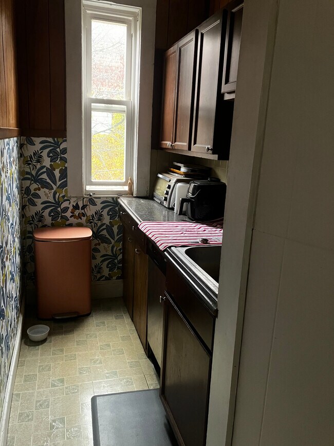 377 Highland Ave unit 377 Highland Ave, Somerville, MA 02144 - photo 5