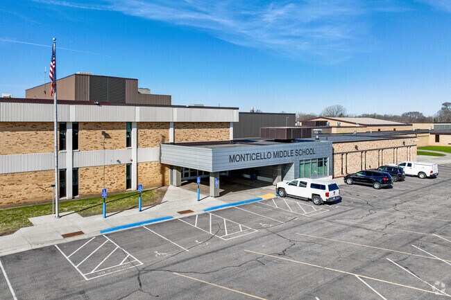 Monticello Middle School enrolls over 1,000 students in grades 6-8.