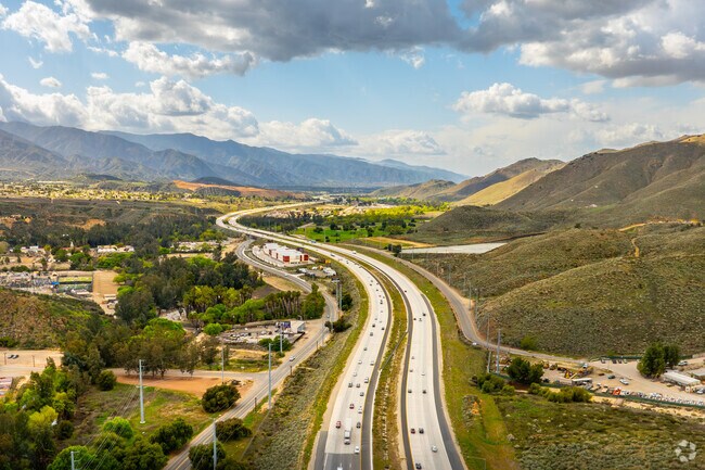 The Lake View District in Lake Elsinore provides easy access to I-15, making it a desirable location for commuters heading to Temecula, Riverside, or Orange County.
