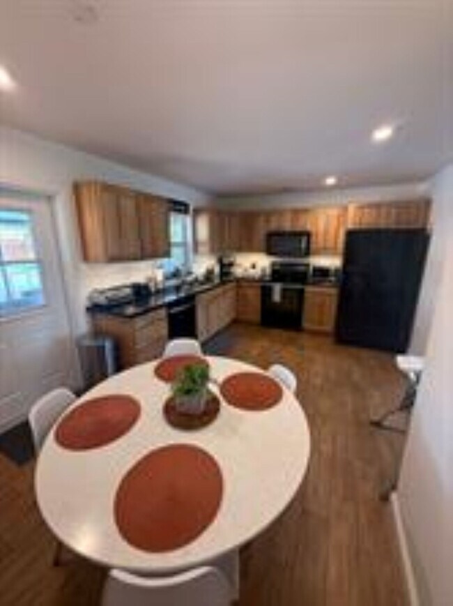 541 NE 58th Ct, Fort Lauderdale, FL 33334