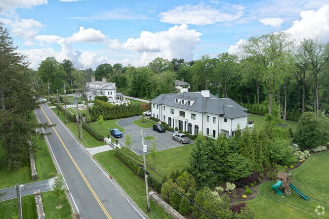 Murray Hill Middle Heathcote has larger homes and driveways on huge lots.