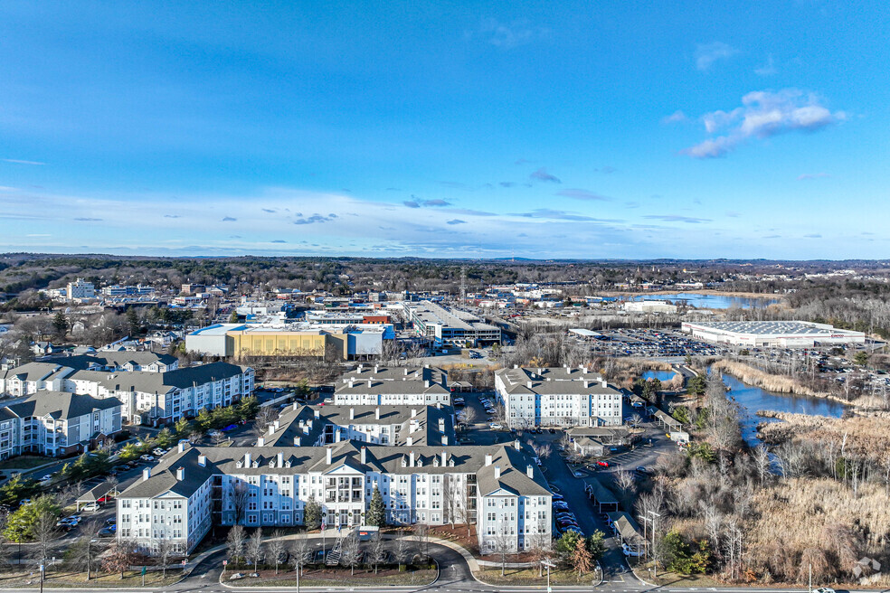 NH_Dedham Village_560844_P2_v1_CAN_020325