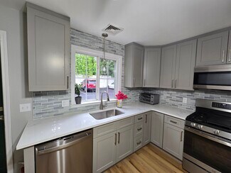 3 Hirschklau Ln Unit Spacious 2BR/2BA Condo, Fair Lawn, NJ 07410