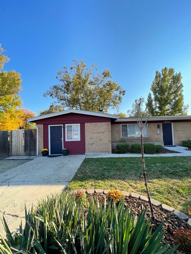 903 W Linden St unit B, Boise, ID 83706 - photo 2