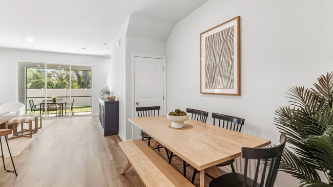 1635 E Bay St, Sarasota, FL 34238 - photo 2