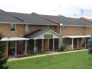 880 Cain St, East Liverpool, OH 43920