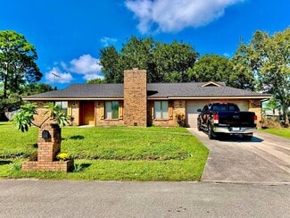 398 Arapahoe Ln NE, Palm Bay, FL 32907