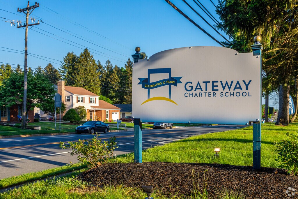 Gateway Charter School is an alternative learning environment for students grade 3 through 8.