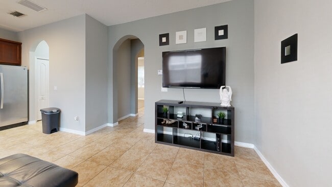 13209 Silver Strand Falls Dr, Orlando, FL 32824 - photo 2