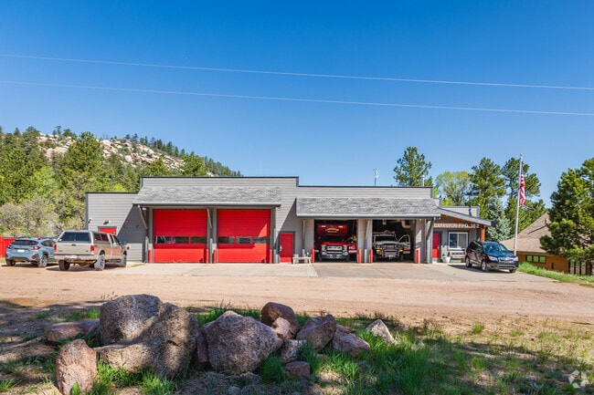 The Larkspur Fire Protection District Station 162 takes care of Perry Park's emergencies.