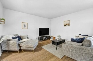 15925 Van Aken Blvd Unit GEO 2BD 2BH, Shaker Heights, OH 44120