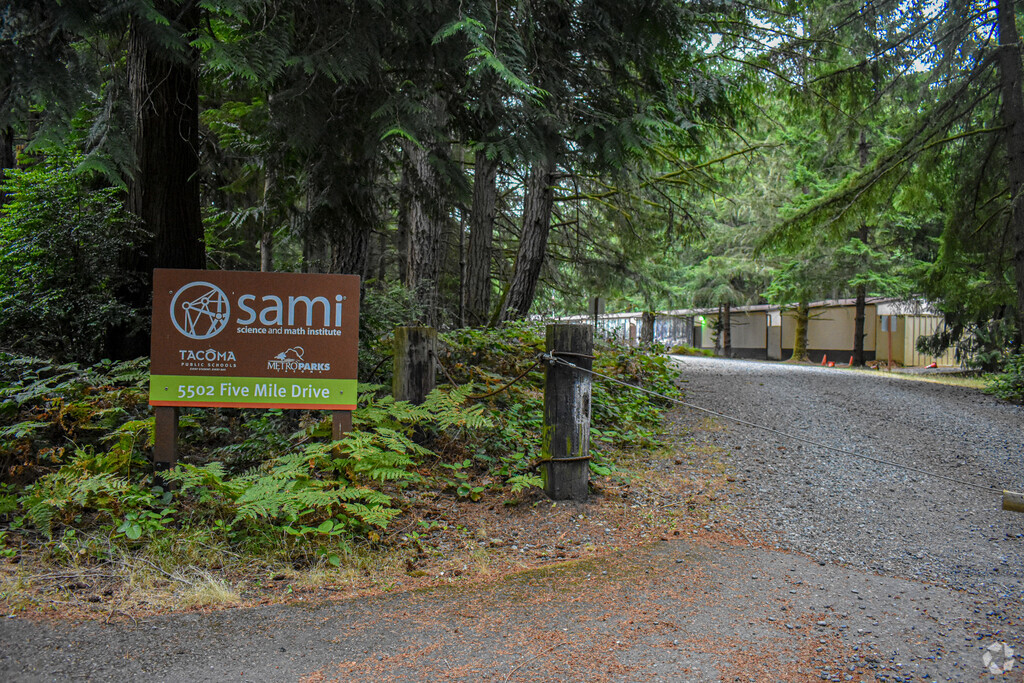 Science And Math Institute is in the West End neighborhood of Tacoma.