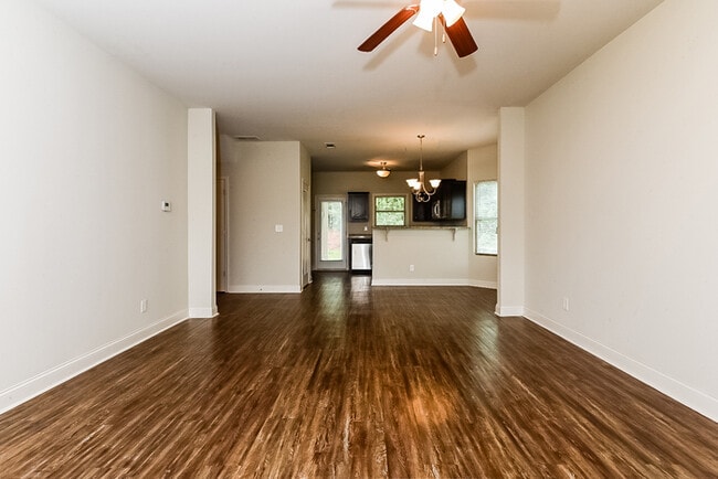 1024 Allegiance Dr, Locust Grove, GA 30248 - photo 5