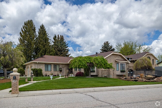 Estate-sized homes on the east side of Preston are ideal for larger families.