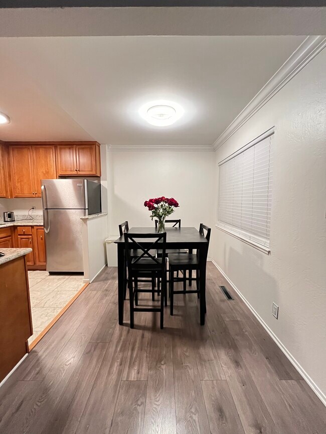 2316 Lakeshore Ave unit 10, Oakland, CA 94606 - photo 4