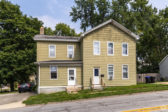 Colonial style homes are very common in Downtown Bloomington.