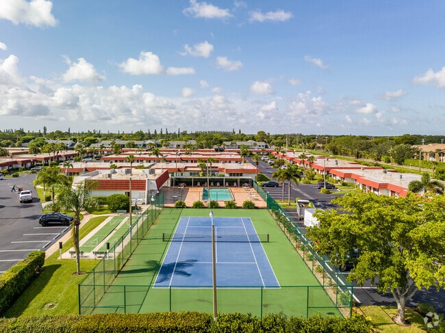 Community amenities pepper the neighborhood with pools, tennis courts, and shuffleboard.