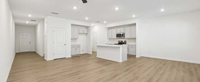 5325 Frontier Ct, Flowery Branch, GA 30542 - photo 6