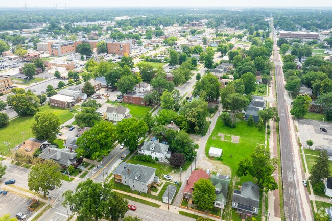 Old Aristocracy Hill is centrally located just a short drive from downtown Springfield.