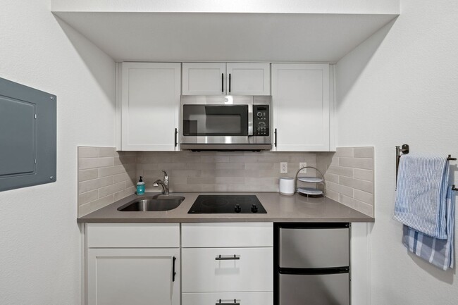 Discover The Nova: Redmond's Stylish New Studio Apartments in a Revamped Historic Motel, Redmond, OR 97756 - photo 7