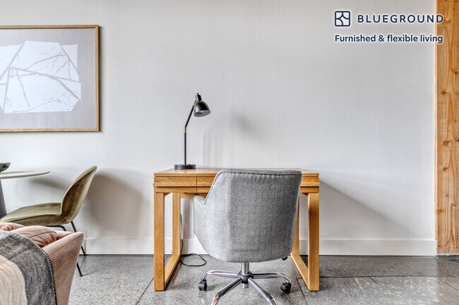 2061 N Southport Ave unit FL3-ID567, Chicago, IL 60614 - photo 4