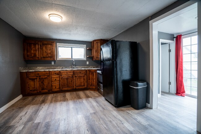 41 Riverside Rd S, Blackfoot, ID 83221 - photo 5