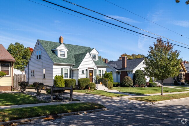 Southport feature many cape cod and bungalow style homes.