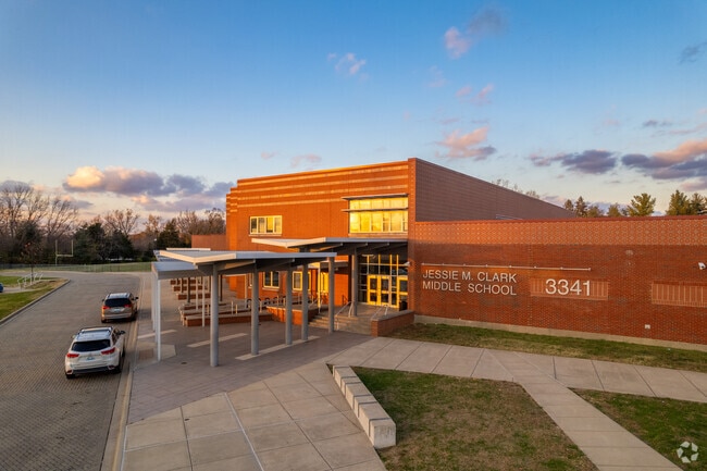 The student population of Jessie M Clark Middle School is 1,083 and the school serves 6-8.