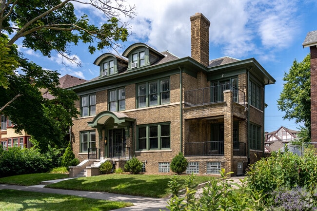 Historic Colonial Style homes in Detroit's Cultural Center offer plenty of room for families.