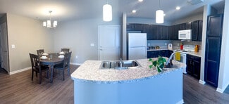 2776 E B Hamilton Dr, Tifton, GA 31793