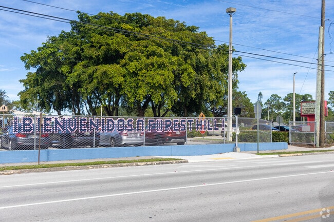 Everglades elementary is a public school in West Palm Beach, FL.