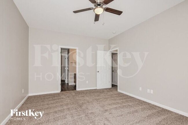 1017 Glengarry Dr, Wentzville, MO 63385 - photo 7