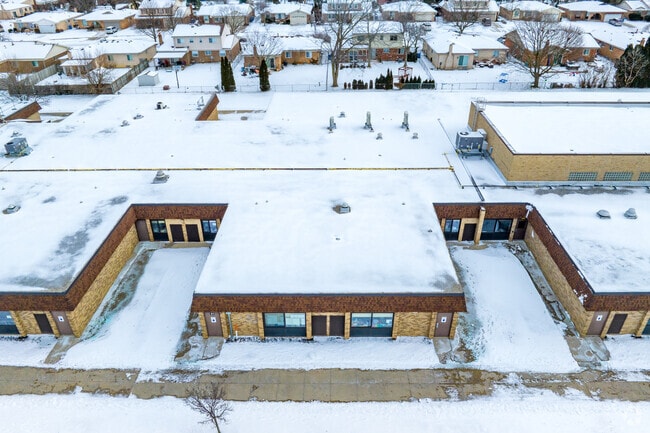 Briarwood Elementary School in winter.
