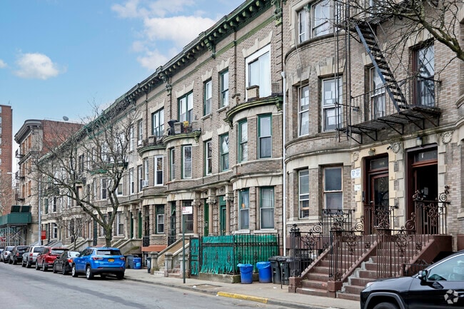 Incredible brick townhouses on well manicured streets make up much of the Longwood neighborhood.