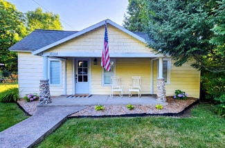 10166 SE Torch Lake Dr, Alden, MI 49612