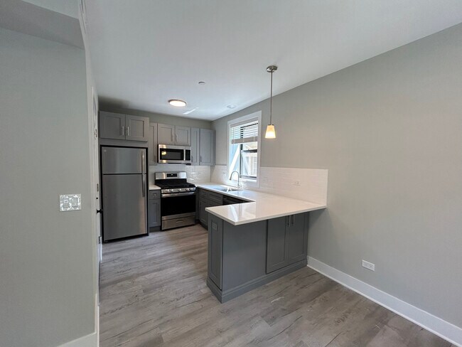 1131 Oak Ave unit 1137-2E, Evanston, IL 60202 - photo 6